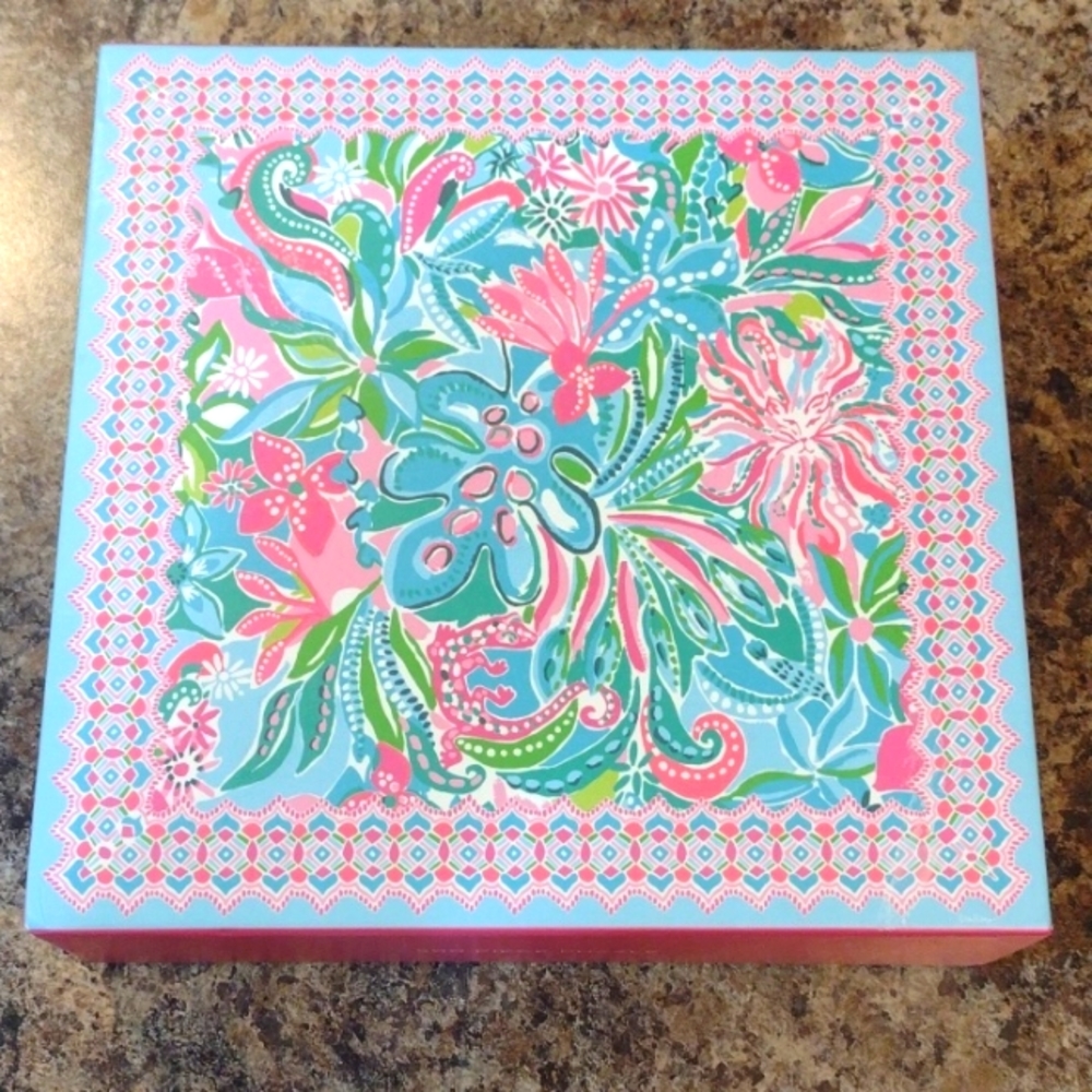 Lilly Pulitzer puzzle 500 piece 22" x 22"